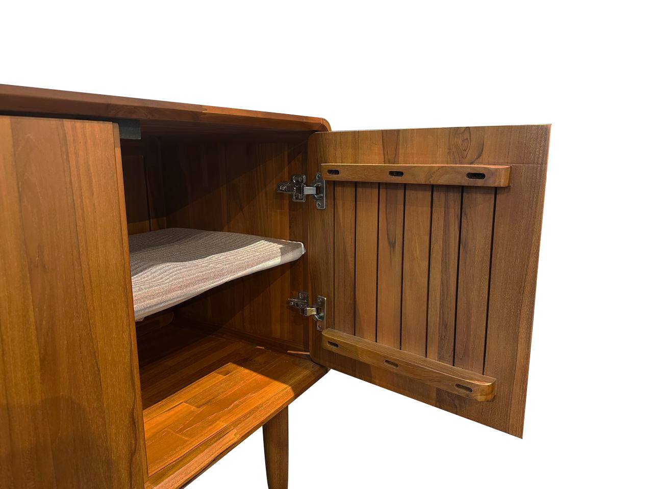 VINKEL 140CM SIDEBOARD