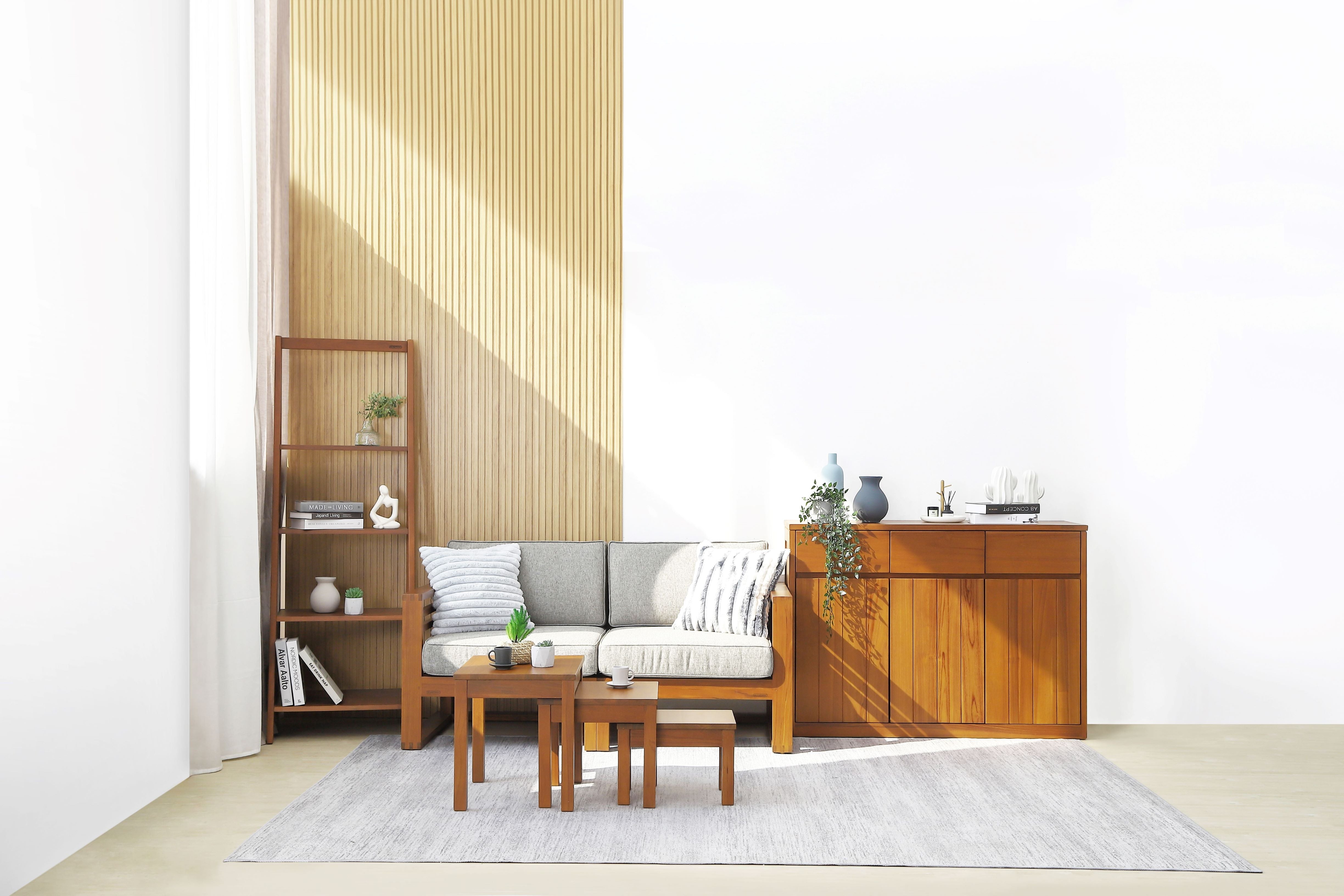 SKOTT DISPLAY BOOKSHELF