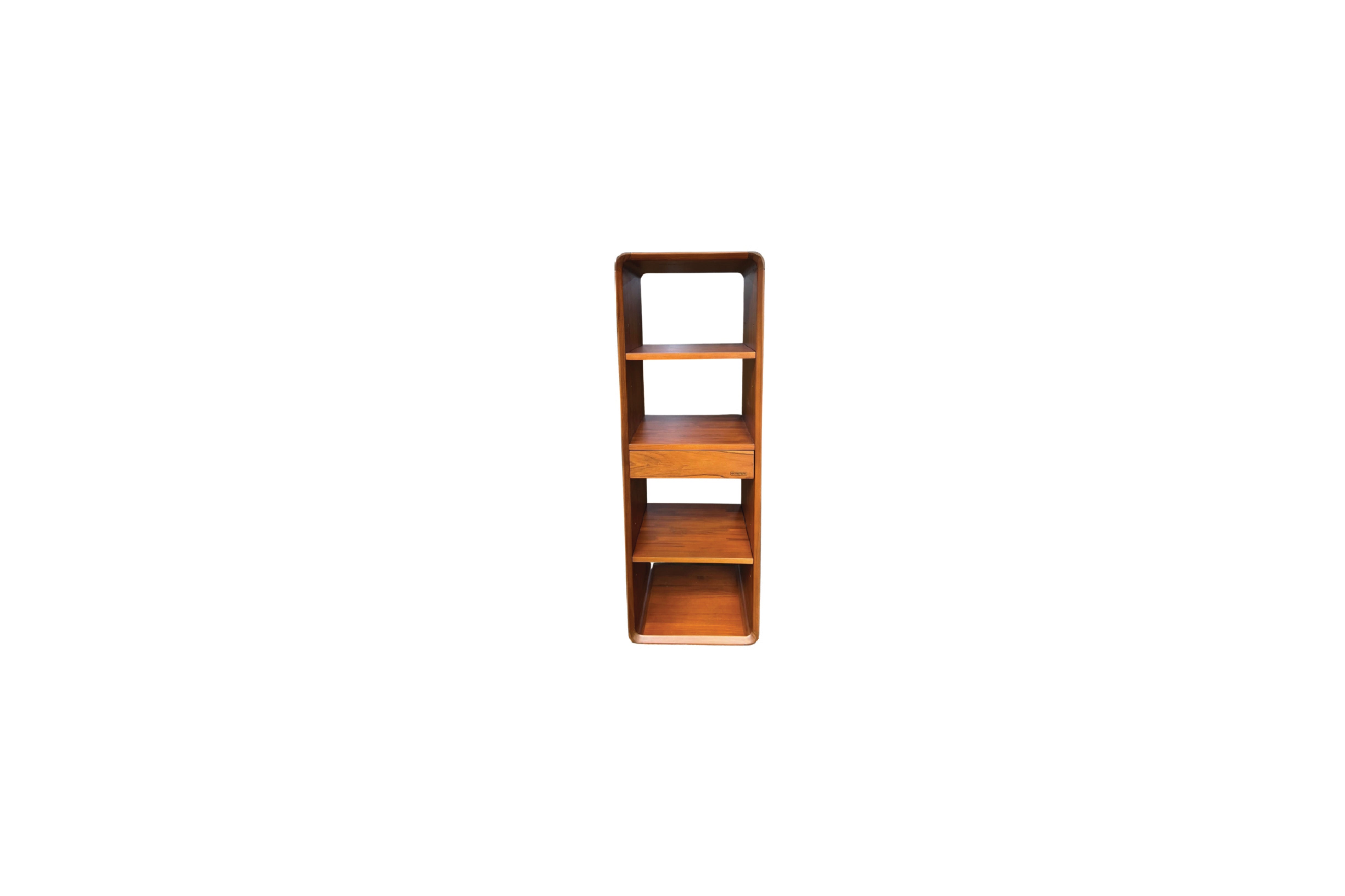 STI DISPLAY SHELF