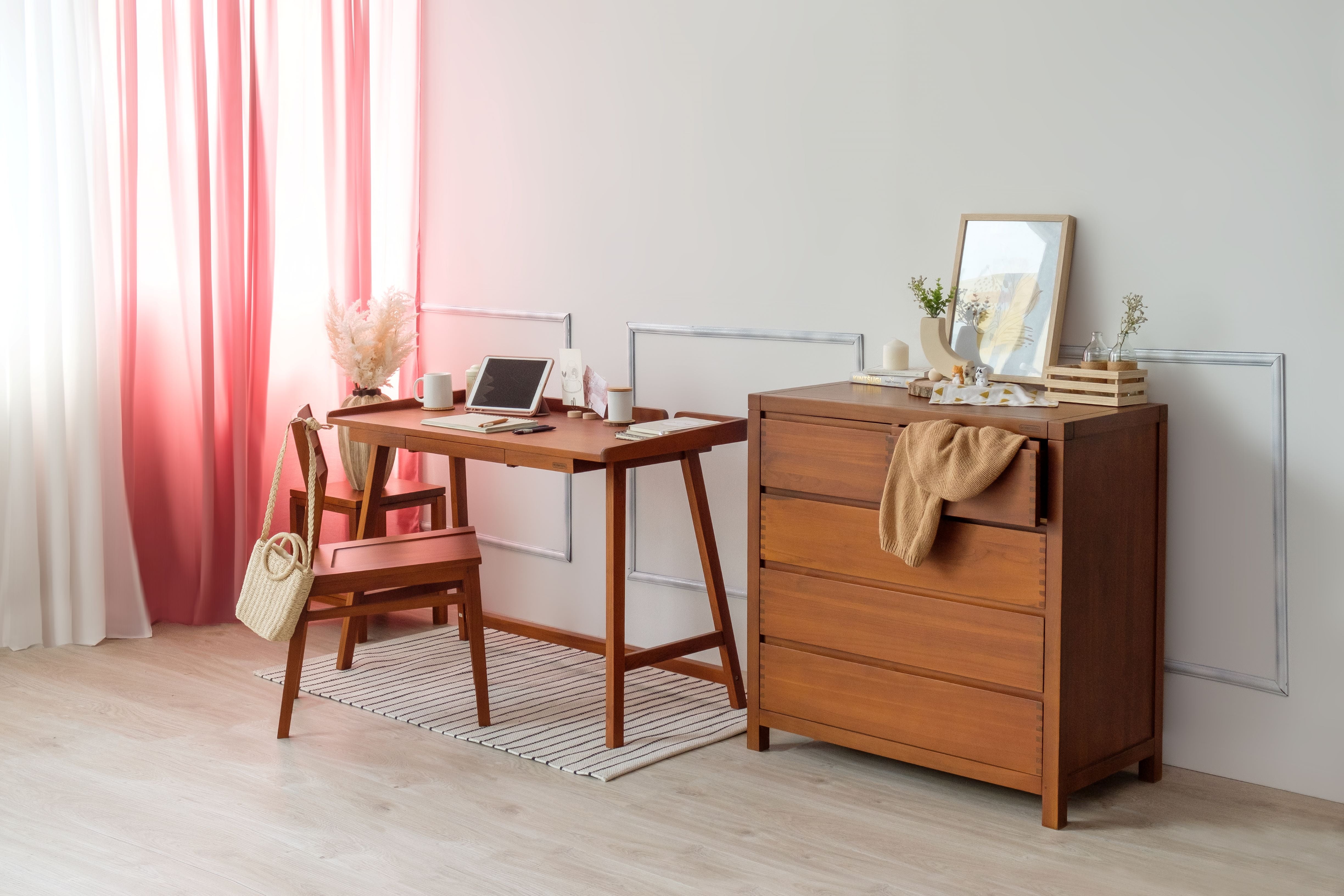 FISKE CHEST OF 5 DRAWERS