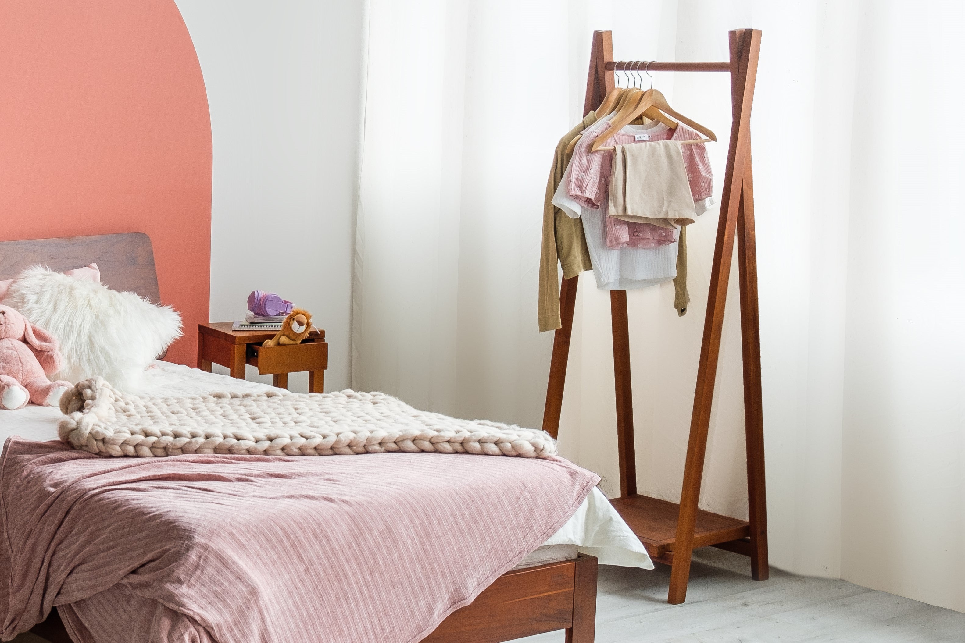 KLAD CLOTHES HANGER