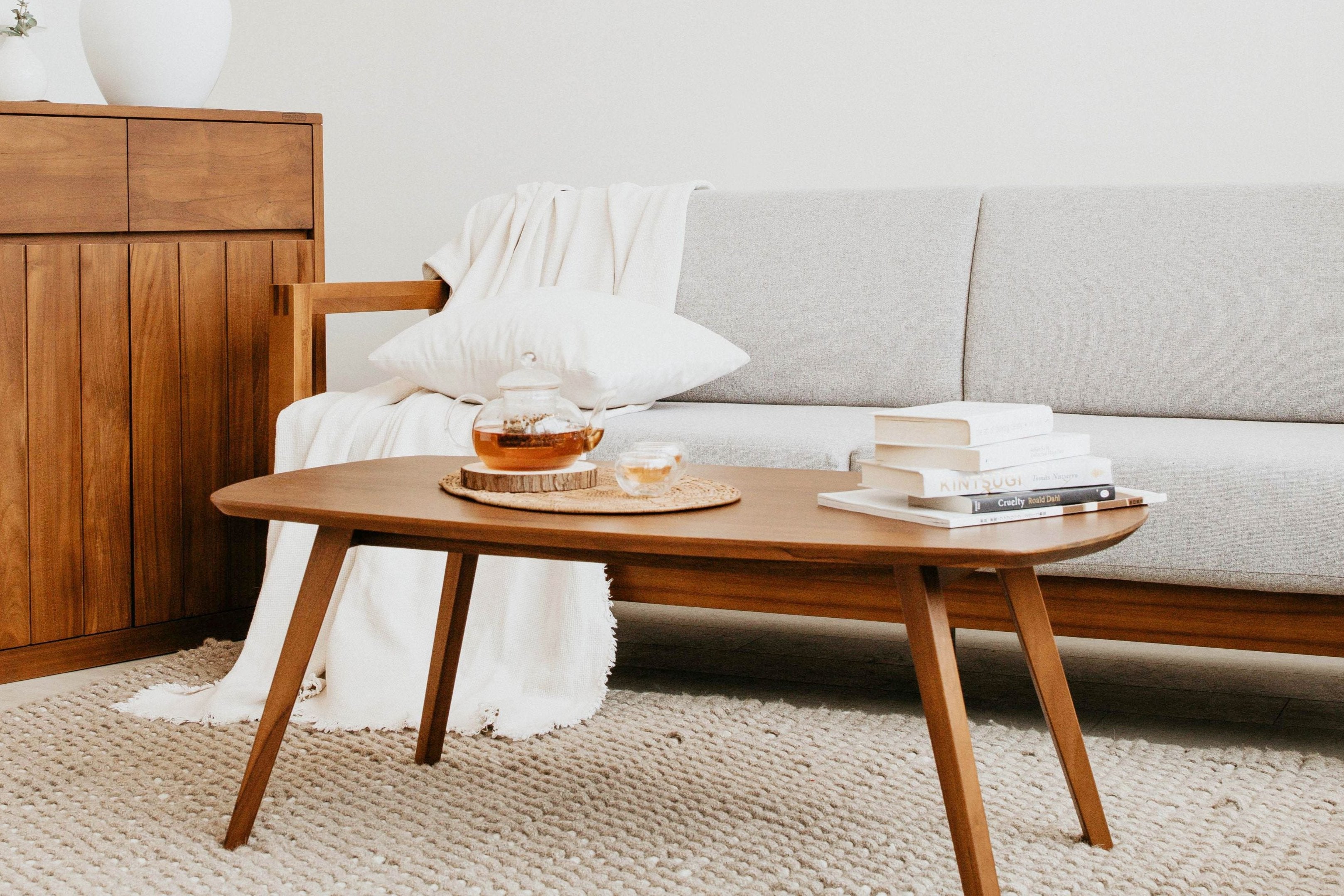 LYS COFFEE TABLE
