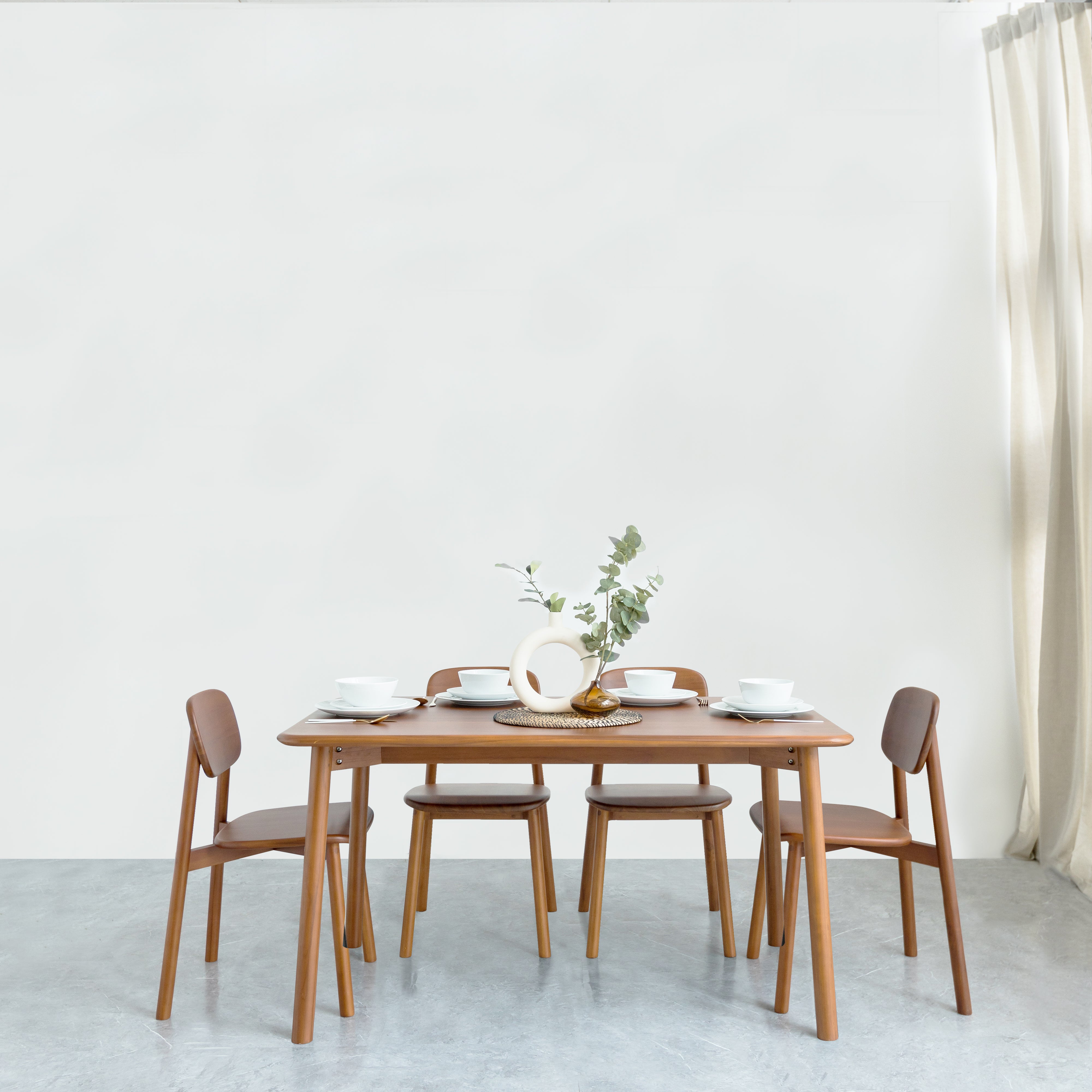 LEIKA DINING CHAIR