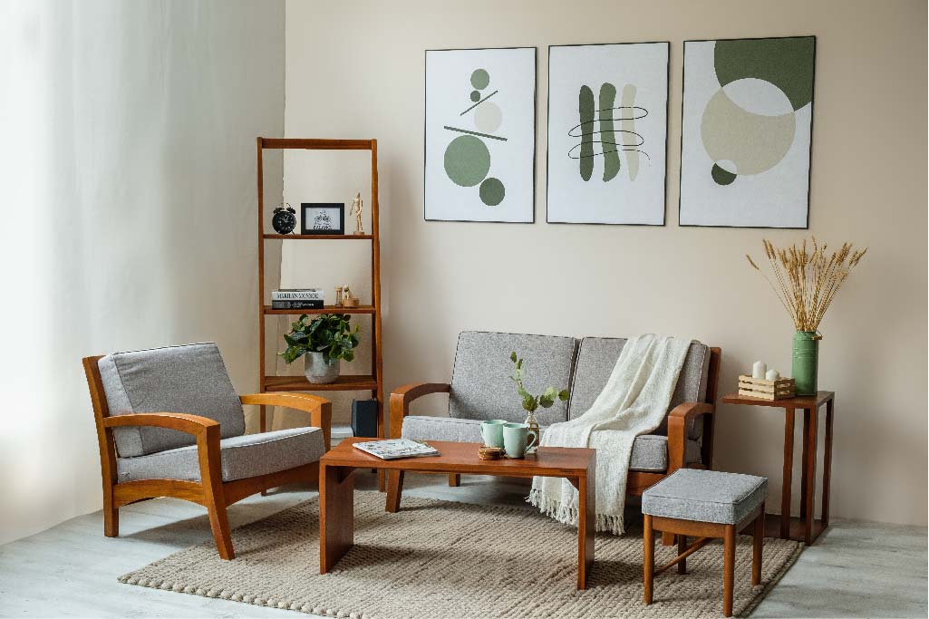 CASUAL SIDE TABLE