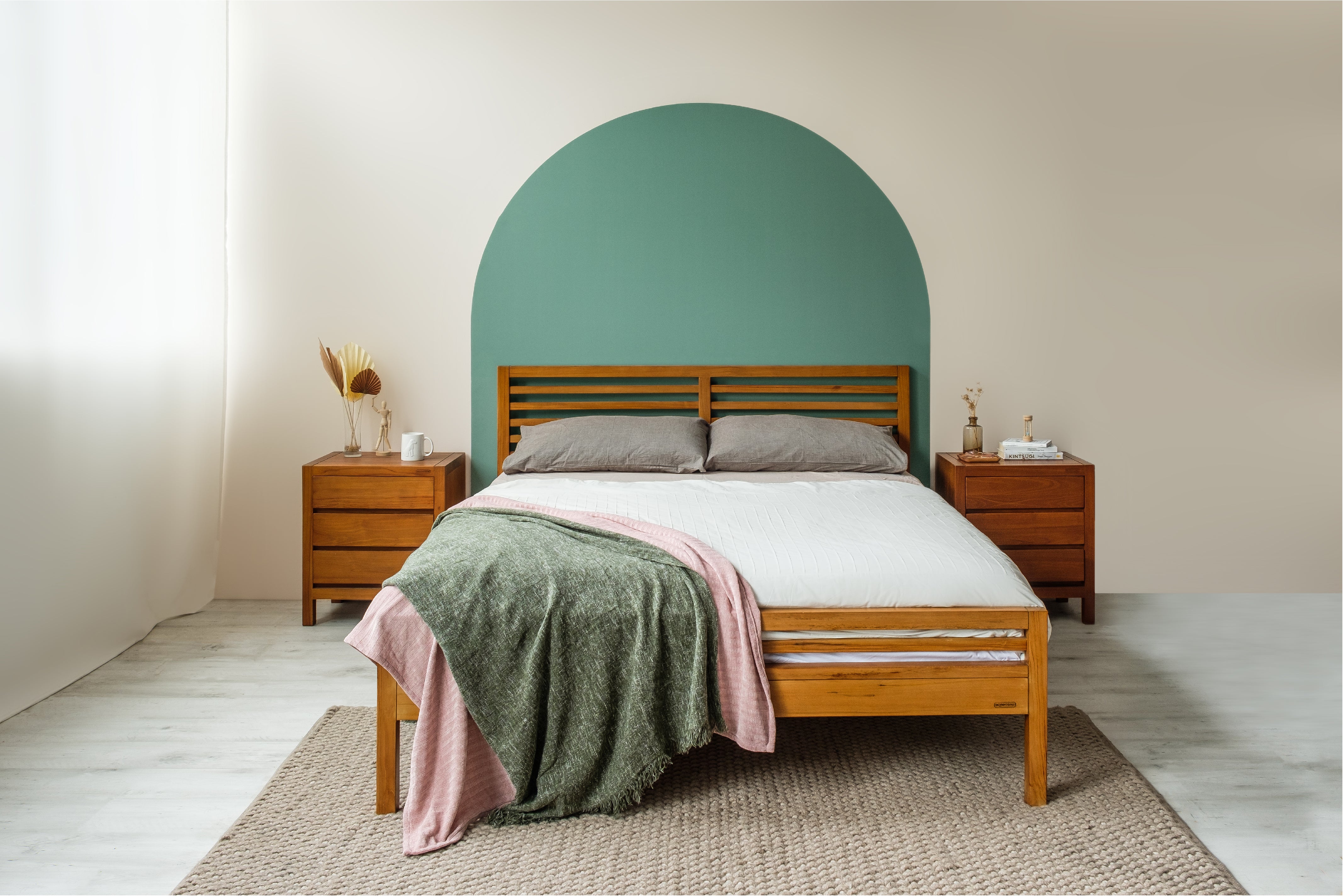 ENKEL BEDSIDE TABLE