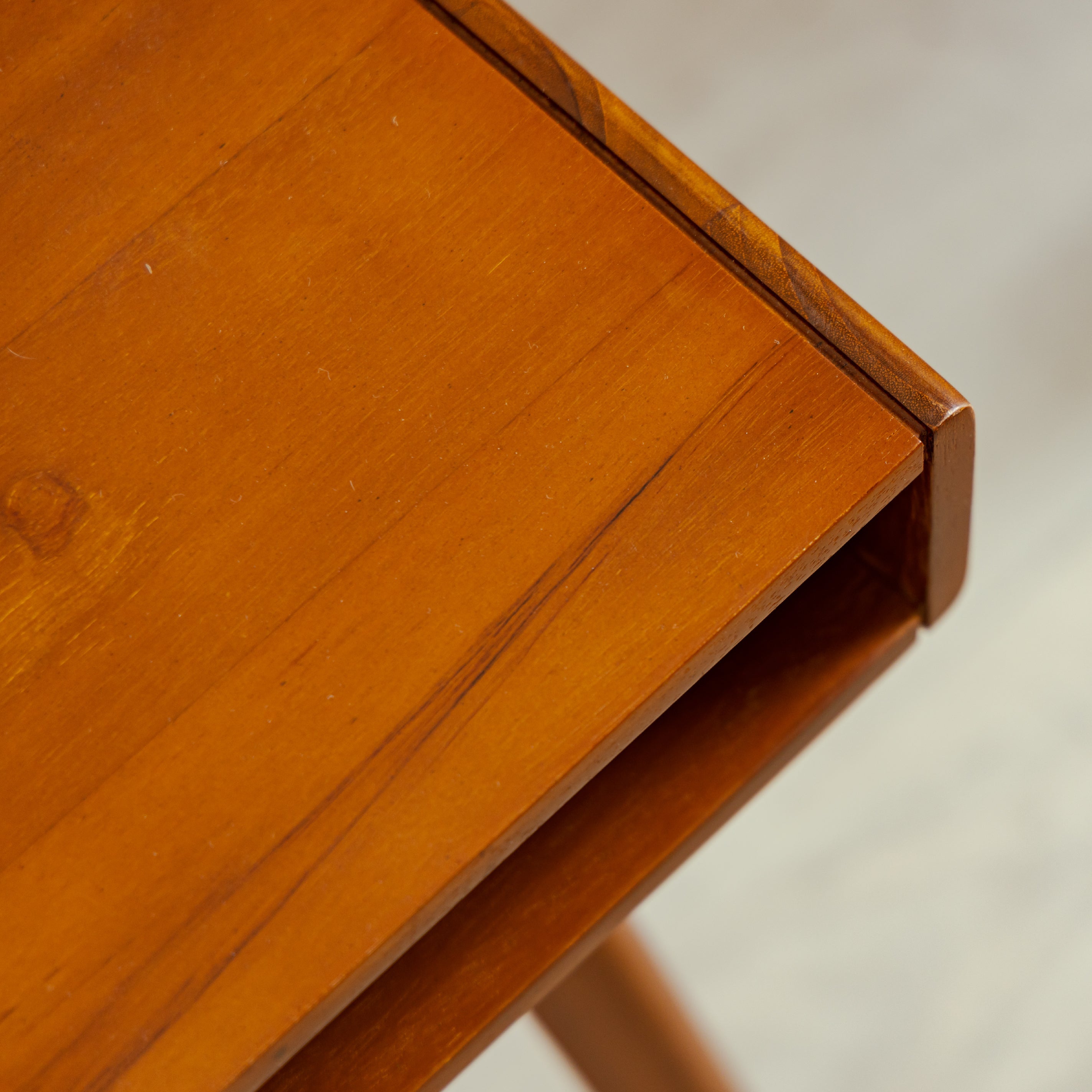 FRED SIDE TABLE