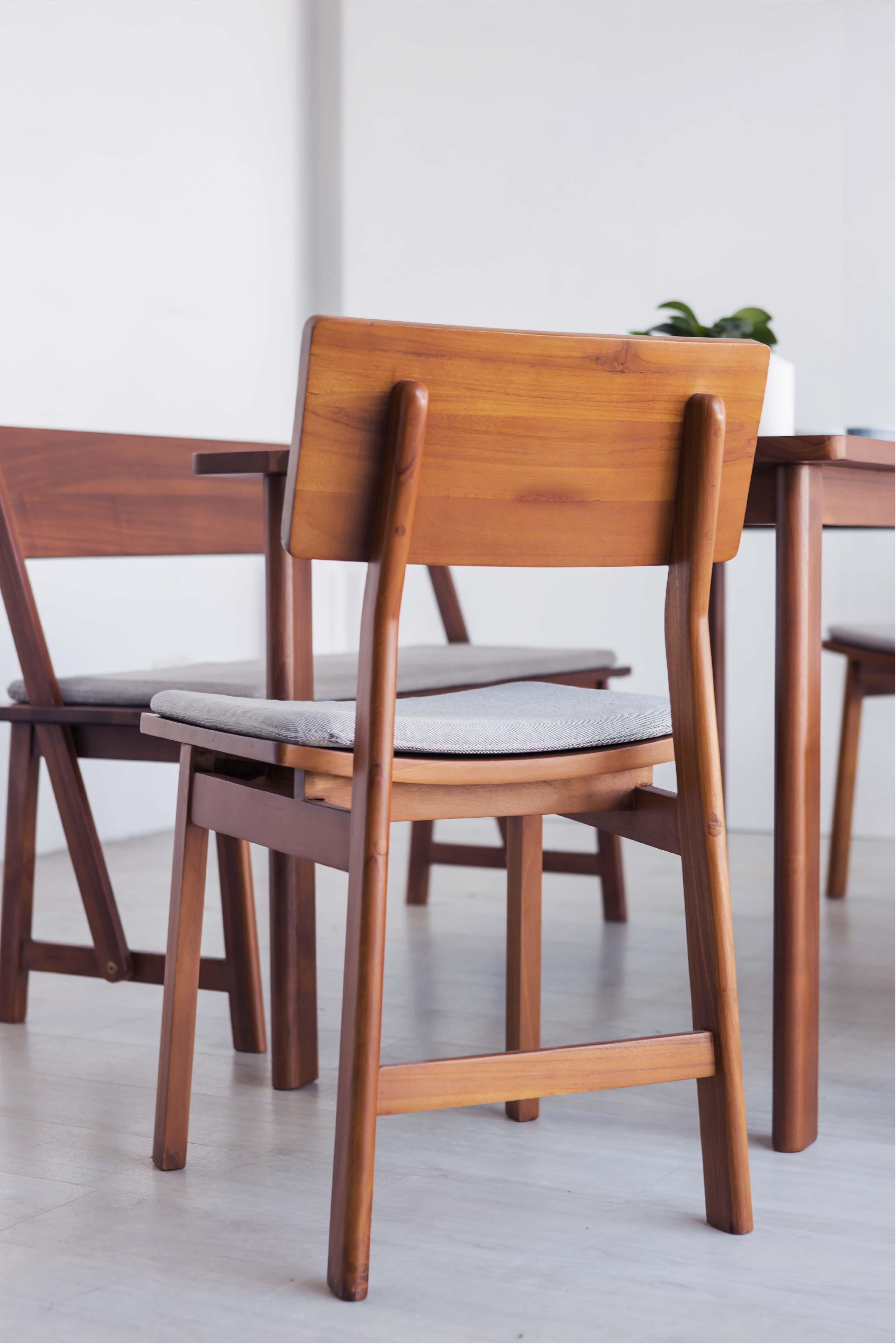 MONO DINING CHAIR