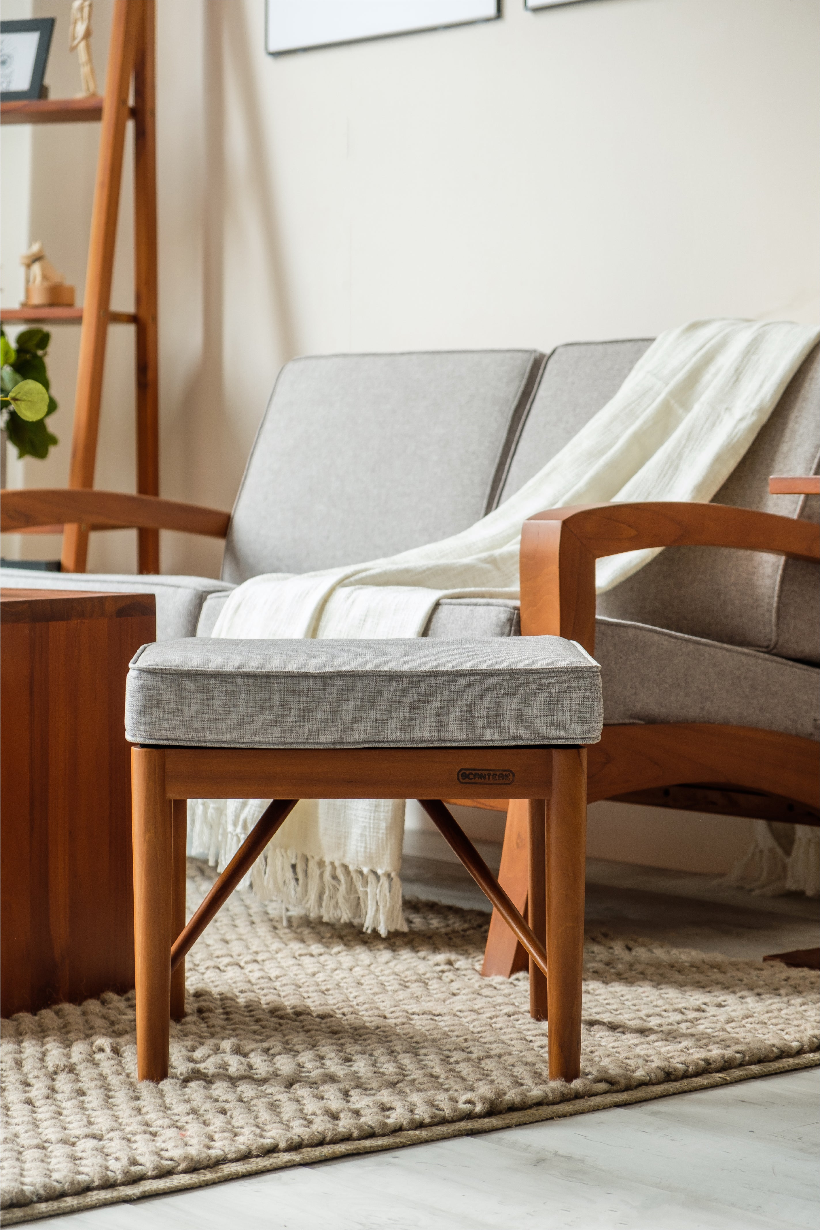 PALL FOOT STOOL