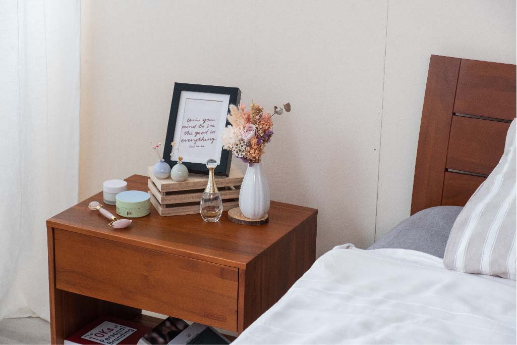 RINGA BEDSIDE TABLE