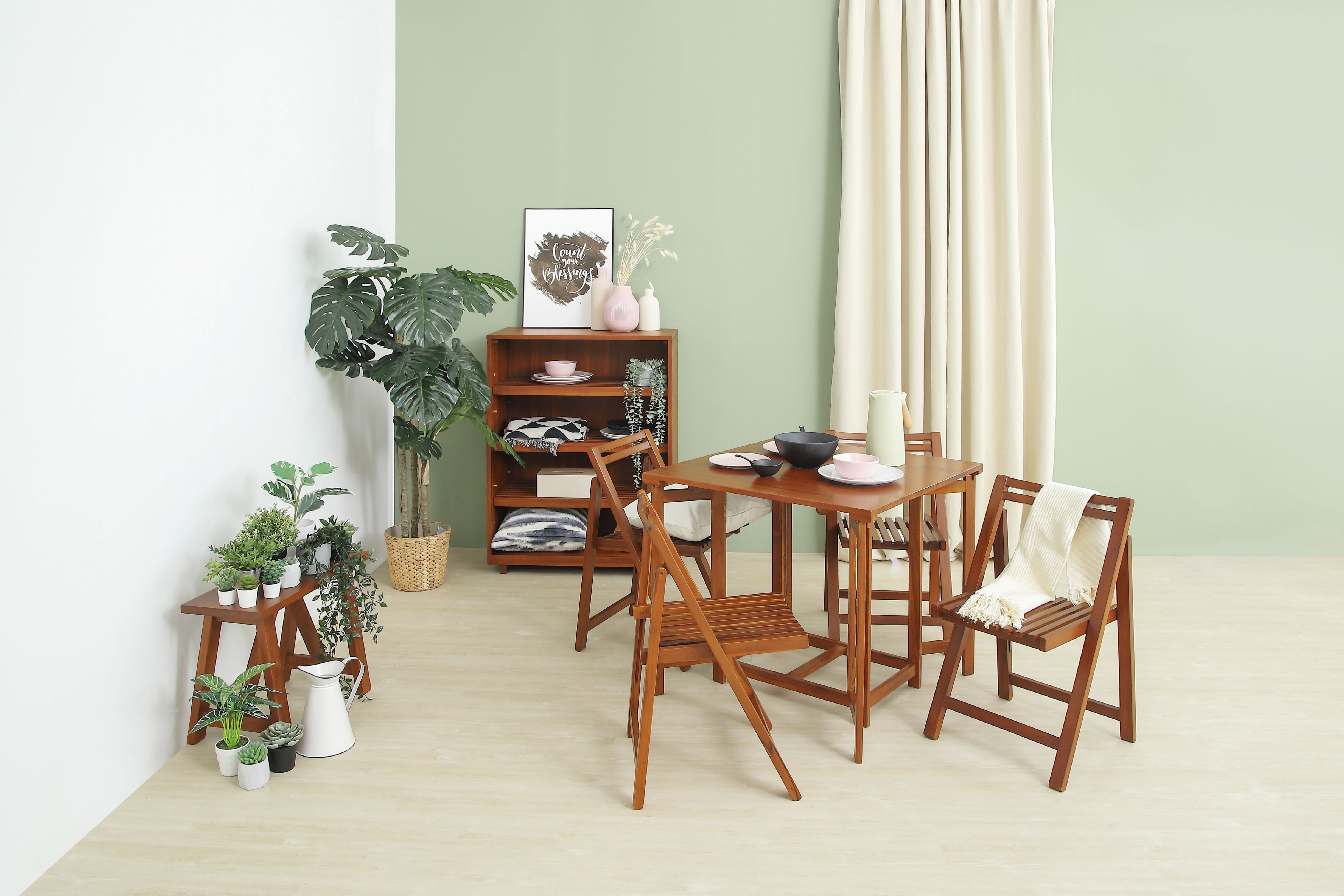 VIKA FOLDING CHAIR