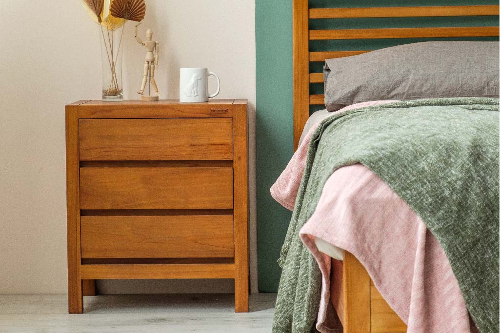 ENKEL BEDSIDE TABLE