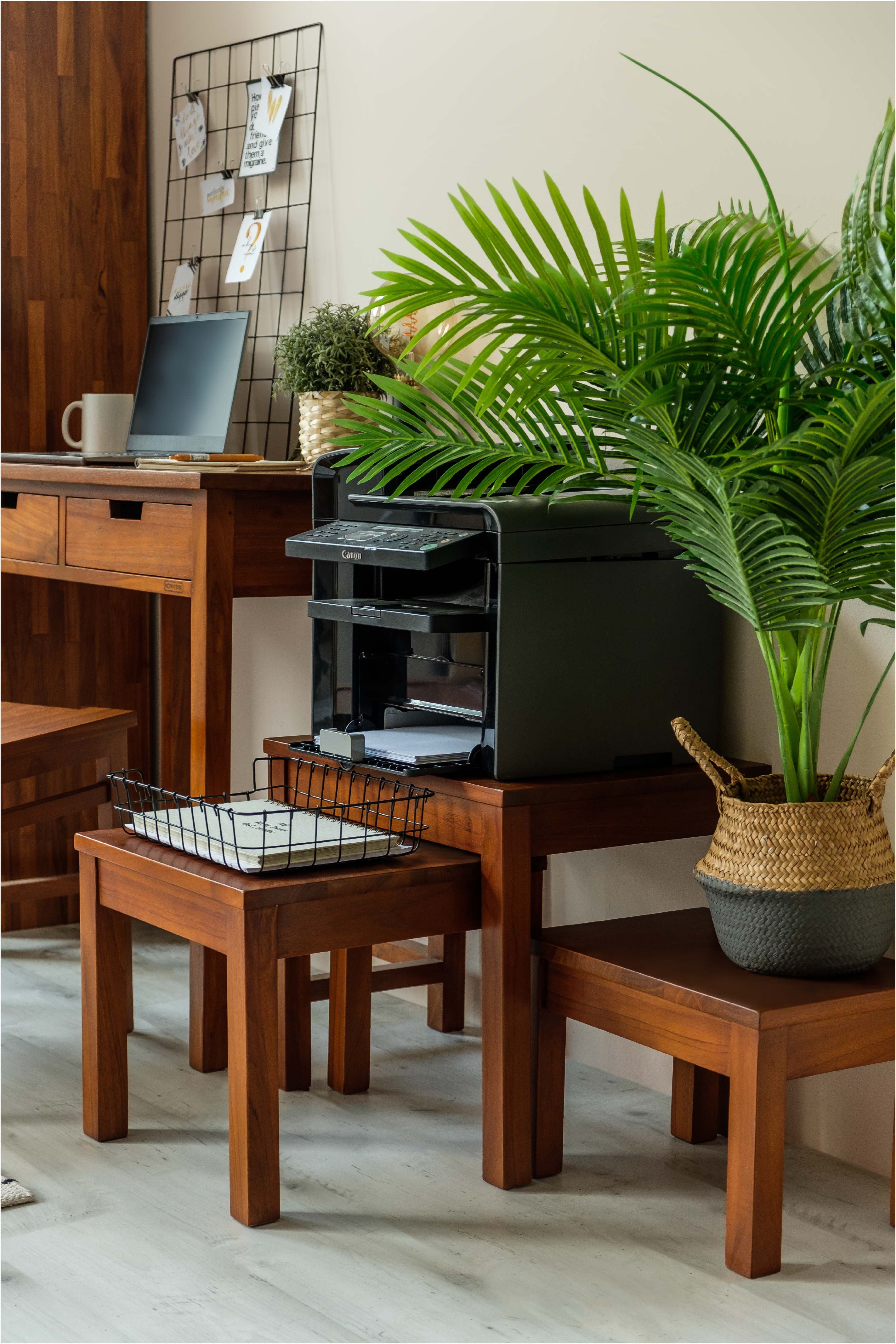 STAK NESTING TABLE